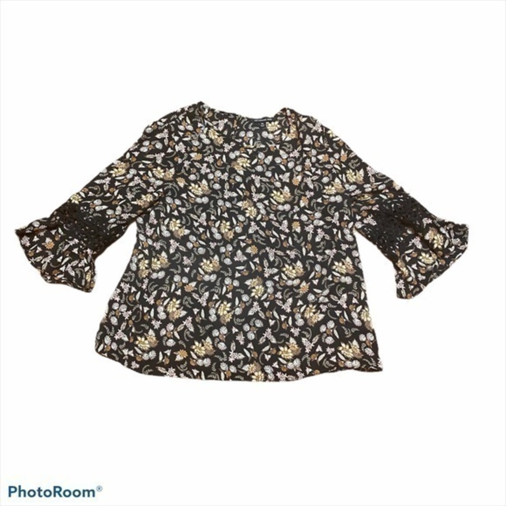 Zac & Rachel floral bell sleeve blouse